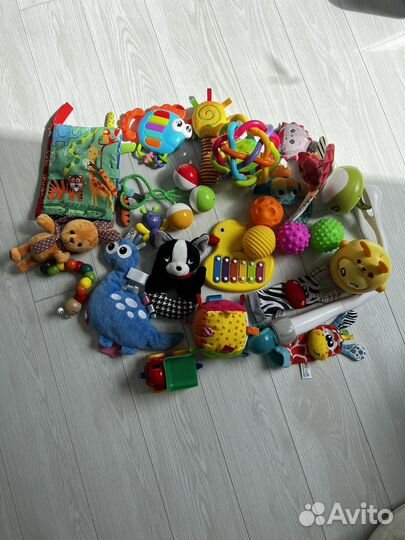 Игрушки для малышей пакетом