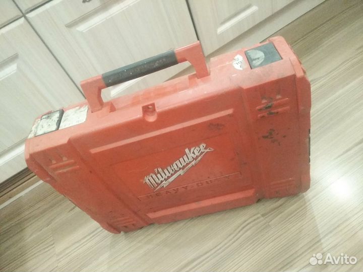 Гайковёрт Milwaukee 14.4В