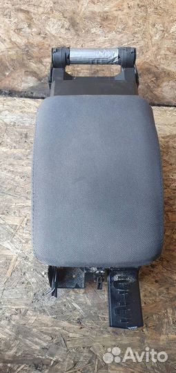 Подлокотник Volkswagen Golf V 2003-2009