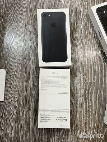 Оригинальные корбки iPhone