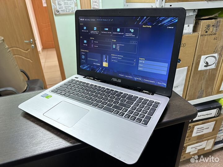 Ноутбук Asus X556U i7-7500U
