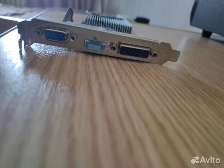 Видеокарта hd 5570 1gb