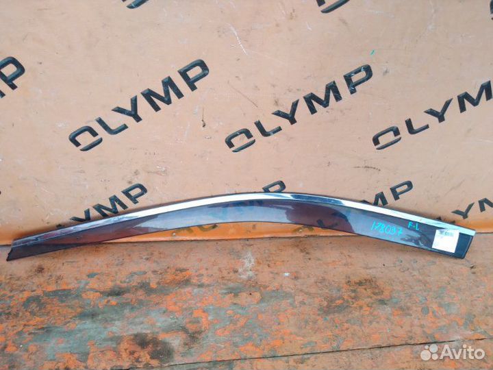 Ветровик передний левый Toyota Camry AVV50 2AR-FXE