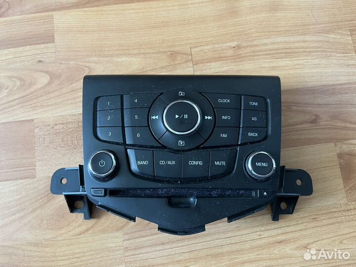 Шевроле Круз панель управления магнитолой