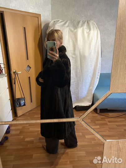 Искусственная шуба длинная черная