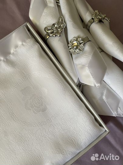 Новый набор скатерь и салфетки