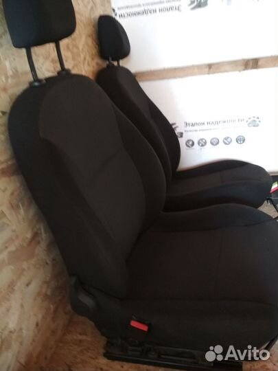 Продам кресла лада ларгус