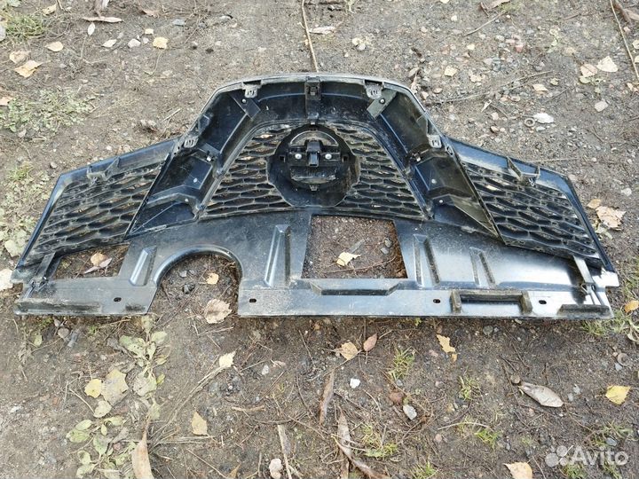 Решетка радиатора передняя Nissan X-Trail T32