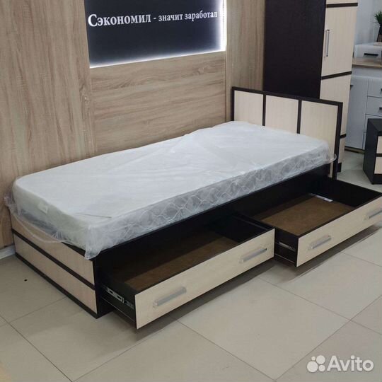 Кровать