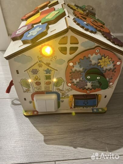 Бизиборд домик со светом