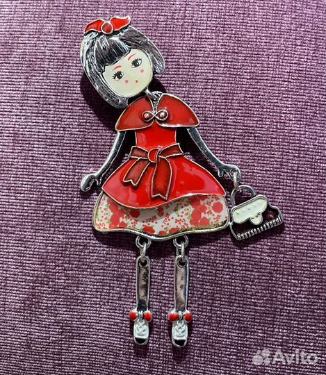 Брошь «Алиса в стране чудес» новая