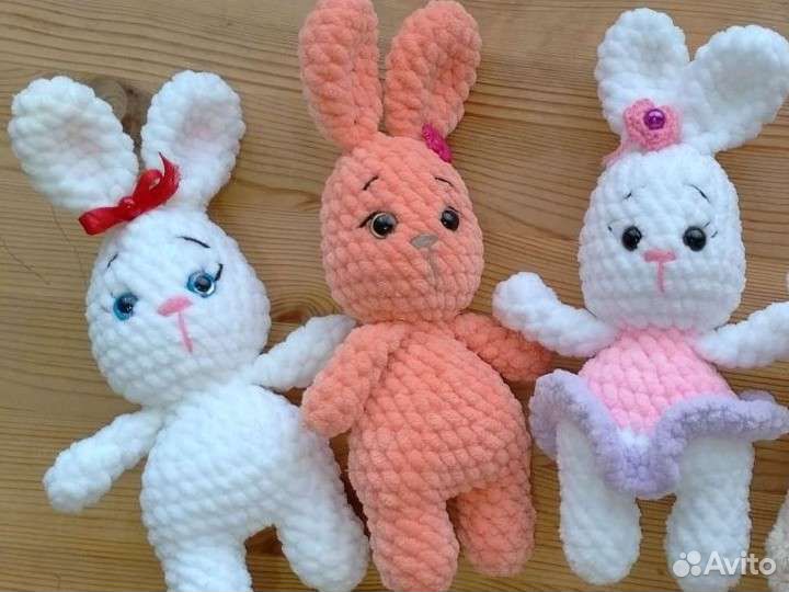 Плюшевый заяц вязаный амигуруми