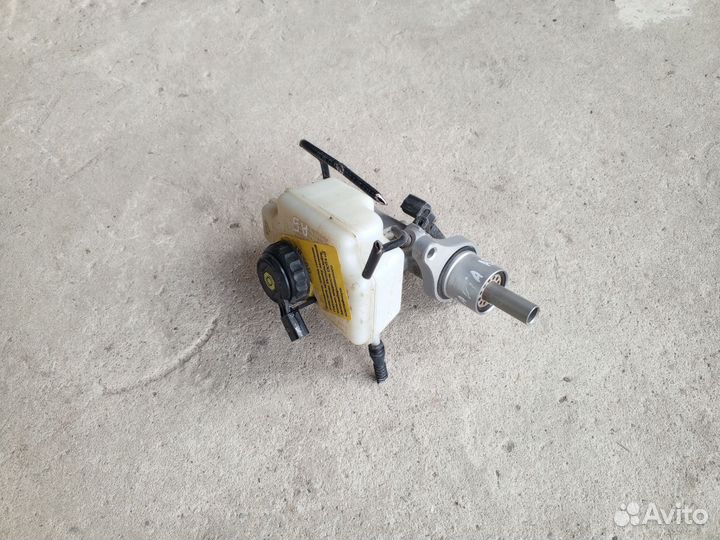 Главный тормозной цилиндр Skoda Octavia A5