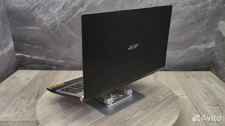 Acer Aspire V3-571 / 15.6