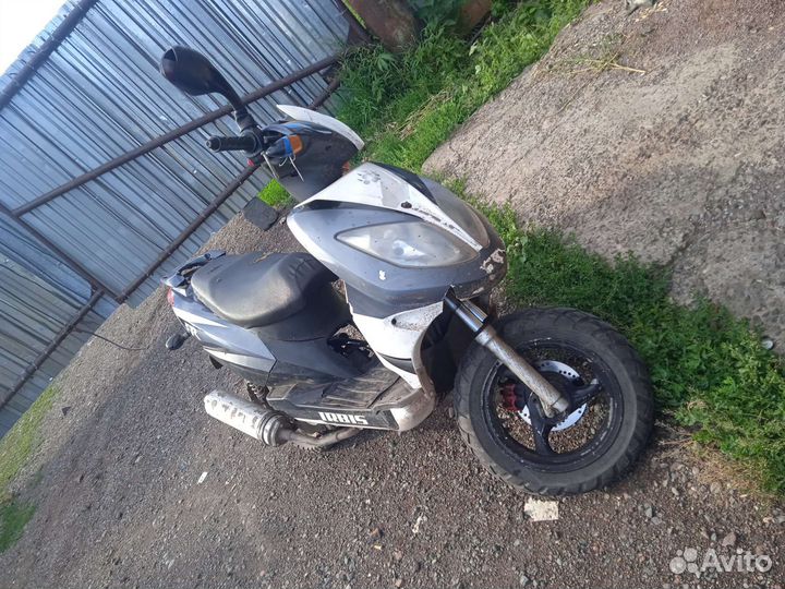 Мопед 80 кубов, отдам запчастей на ещё один мопед