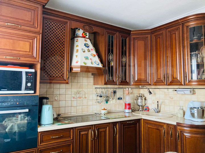 4-к. квартира, 80 м², 3/10 эт.