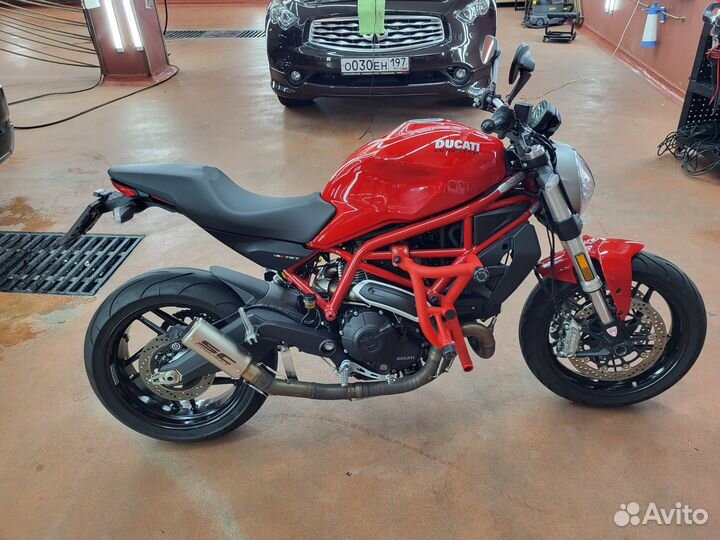 Ducati Monster 797