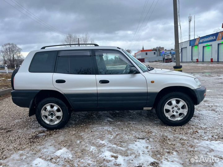 Toyota RAV4 2.0 AT, 1995, 593 000 км