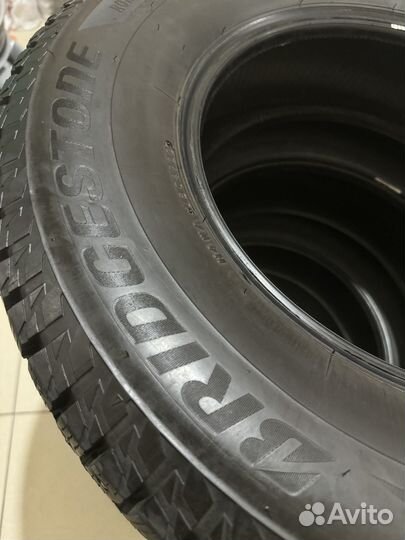 Bridgestone Blizzak Spike-02 SUV 225/70 R16 107T