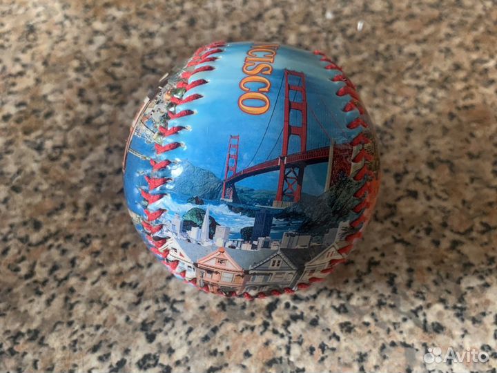 Коллекционный бейсбольный мяч из сан франциско