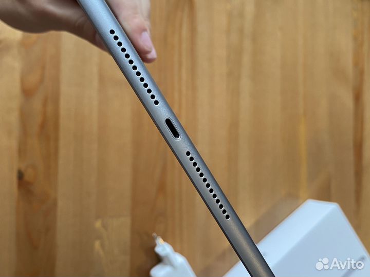 iPad 2018 6 поколение 32 Гб