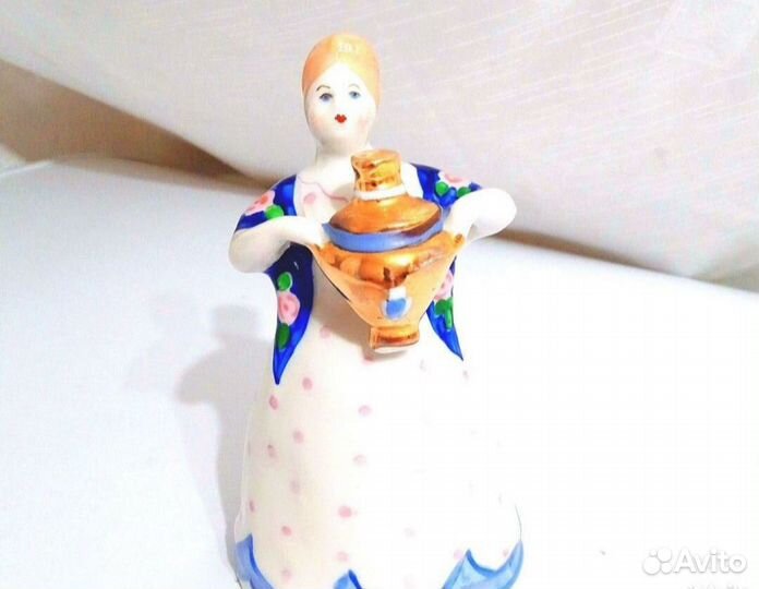 Статуэтка фарфор барышня с самоваром Дулево СССР