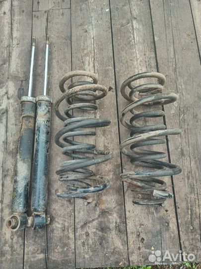 Пружины +амортизаторы Hyundai ix35(Tucson) 2010г