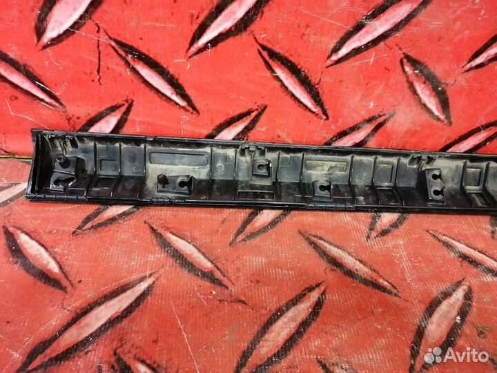 Молдинг двери передней правой BMW X1 F48