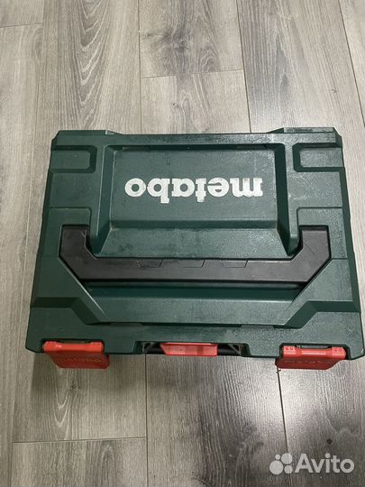 Аккумуляторная дрель шуруповерт metabo