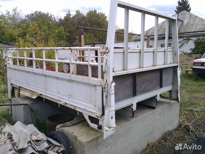 Кузов с аппарелью бортовой от японского грузовика