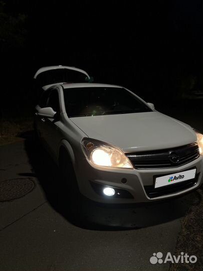 Opel Astra 1.6 МТ, 2012, 170 000 км