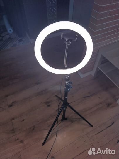 Кольцевая лампа со штативом бу