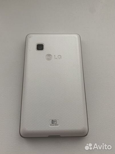 Телефон LG