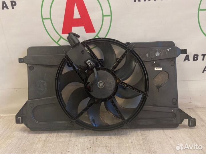 Вентилятор охлаждения двигателя Ford Focus хетчбэк