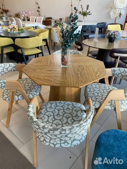 Стол и стулья комплект