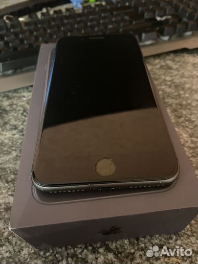 Телефон iPhone 8 plus