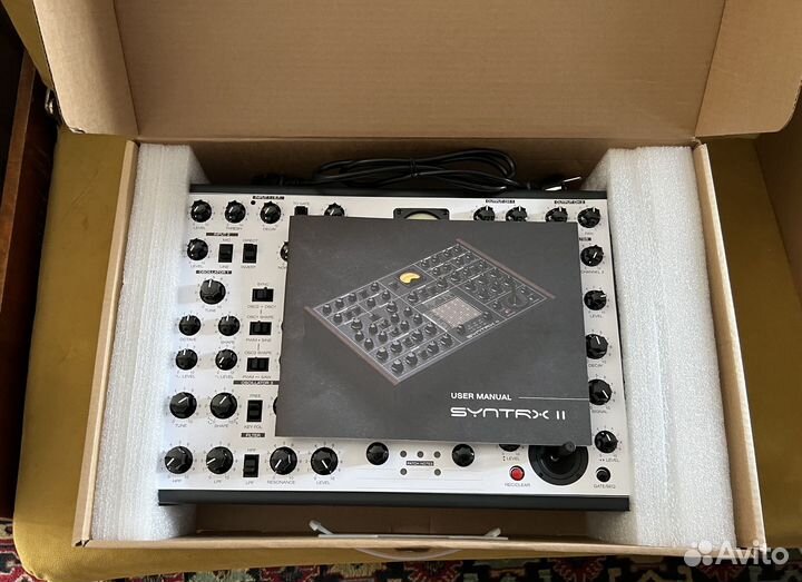 Erica Synths syntrx II аналоговый синтезатор