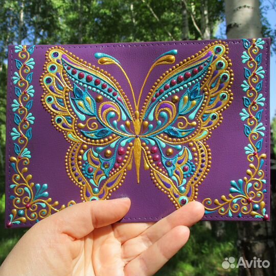 Кожаная обложка для паспорта с росписью Бабочка