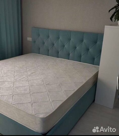 Кровать двухспальная с подъемным механизмом