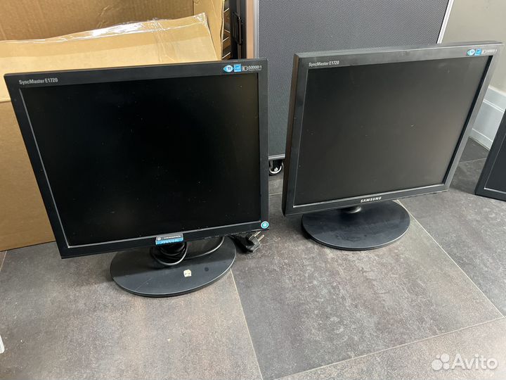 Монитор 17 дюймов VGA