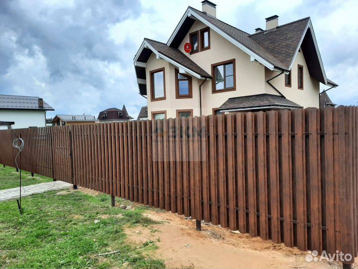 Забор из штакетника