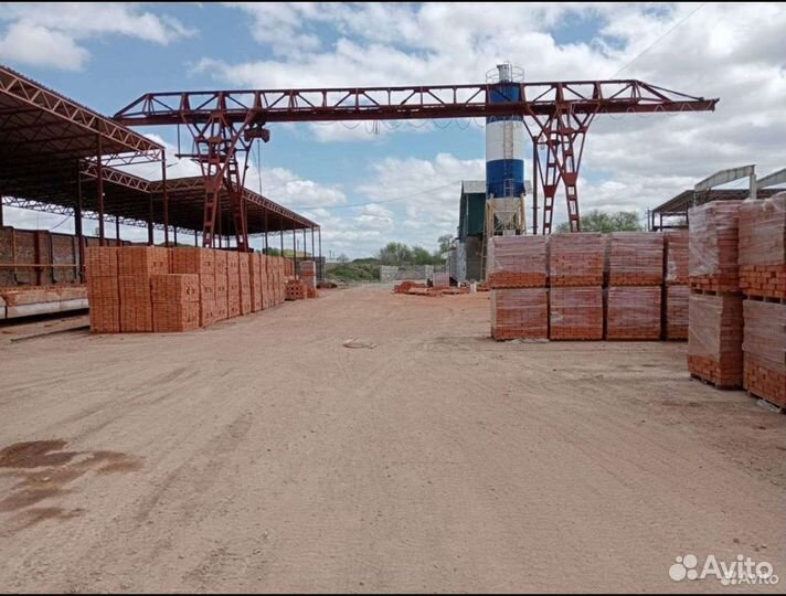 Кирпич красный полнотелый