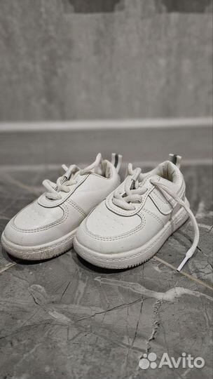 Кроссовки детские