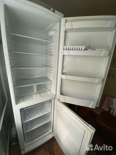 Холодильник бу indesit