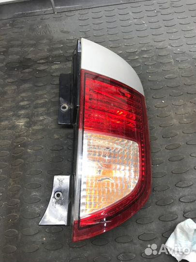 Фонарь задний правый Ssangyong Kyron 1