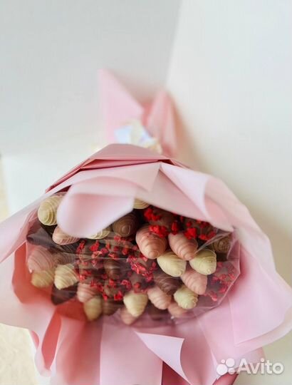 Букет из клубники и ежевики