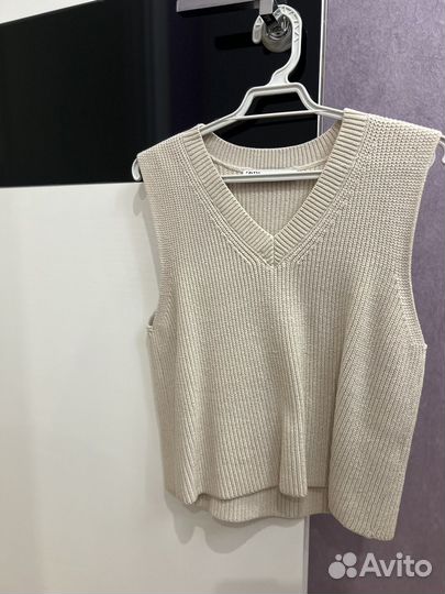 Жилетка вязаная