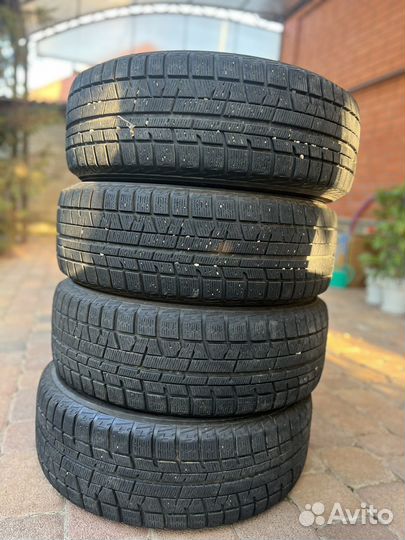 Yokohama Ice Guard IG50+ 215/60 R16 95Q