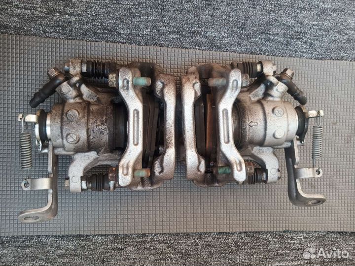 Mazda 3 BM/BN суппорт задний(пара)