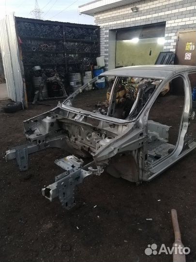 Кузов Renault Logan 2 K7MA812 2015